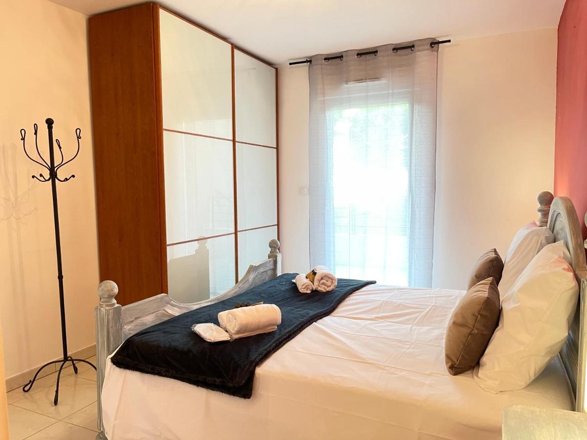 Tres Bel Appartement -Residence Avec Piscine Sur Le Toit Et Vue Panoramique Saint-Raphaël Exteriér fotografie